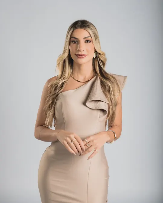 Retrato corporativo feminino em estúdio