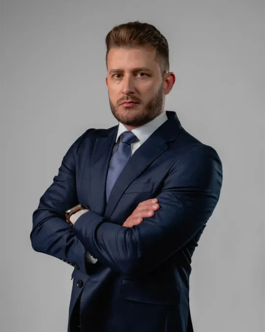 Retrato corporativo masculino em estúdio